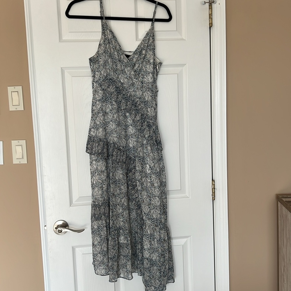 Lulu’s Dress - Picture 4 of 6